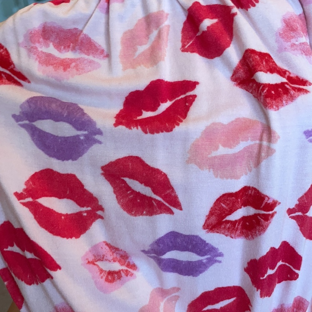 Posh Peanut Lola Ruffled Cap Sleeve Bubble Romper - Picture 5 of 6